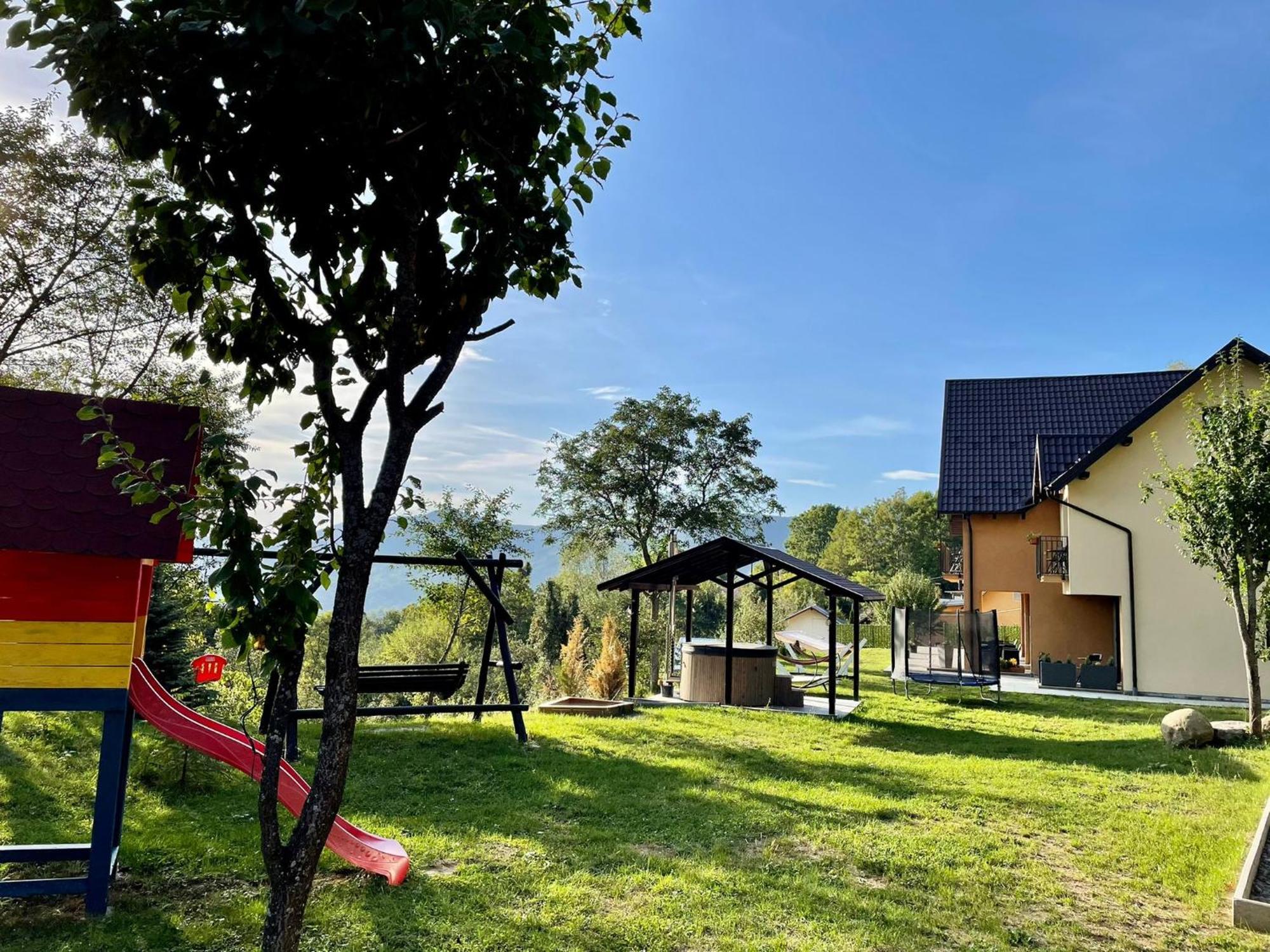 Pensiunea Piri Land Comarnic Exterior photo